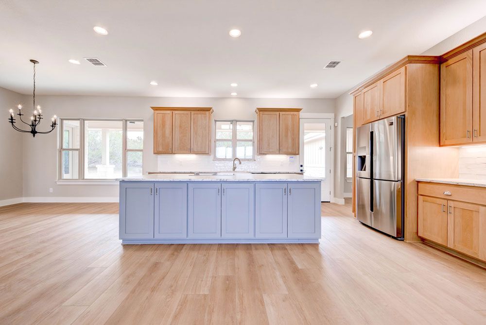 Contemporary farmhouse featuring 3 bedrooms, 2.5 baths in Blanco, TX