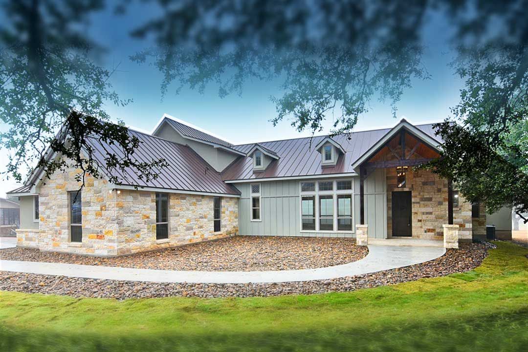 Contemporary farmhouse with 5 bedrooms, 4.5 baths in Tapatio Springs