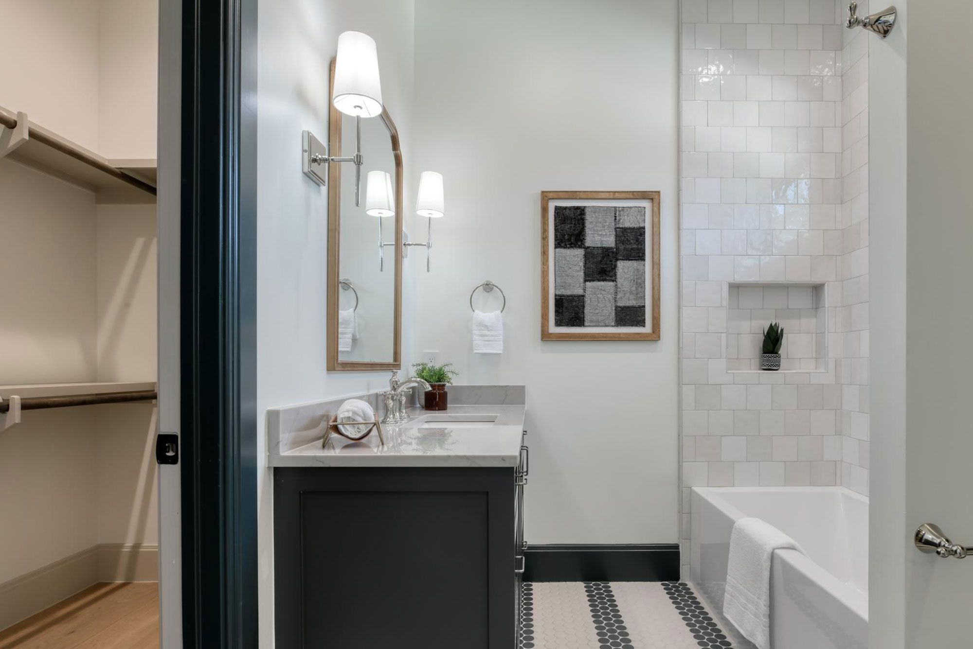 4 bedroom, 4 full bathrooms, 2 – ½ baths, 3 Car garage 1 study, Boerne Texas