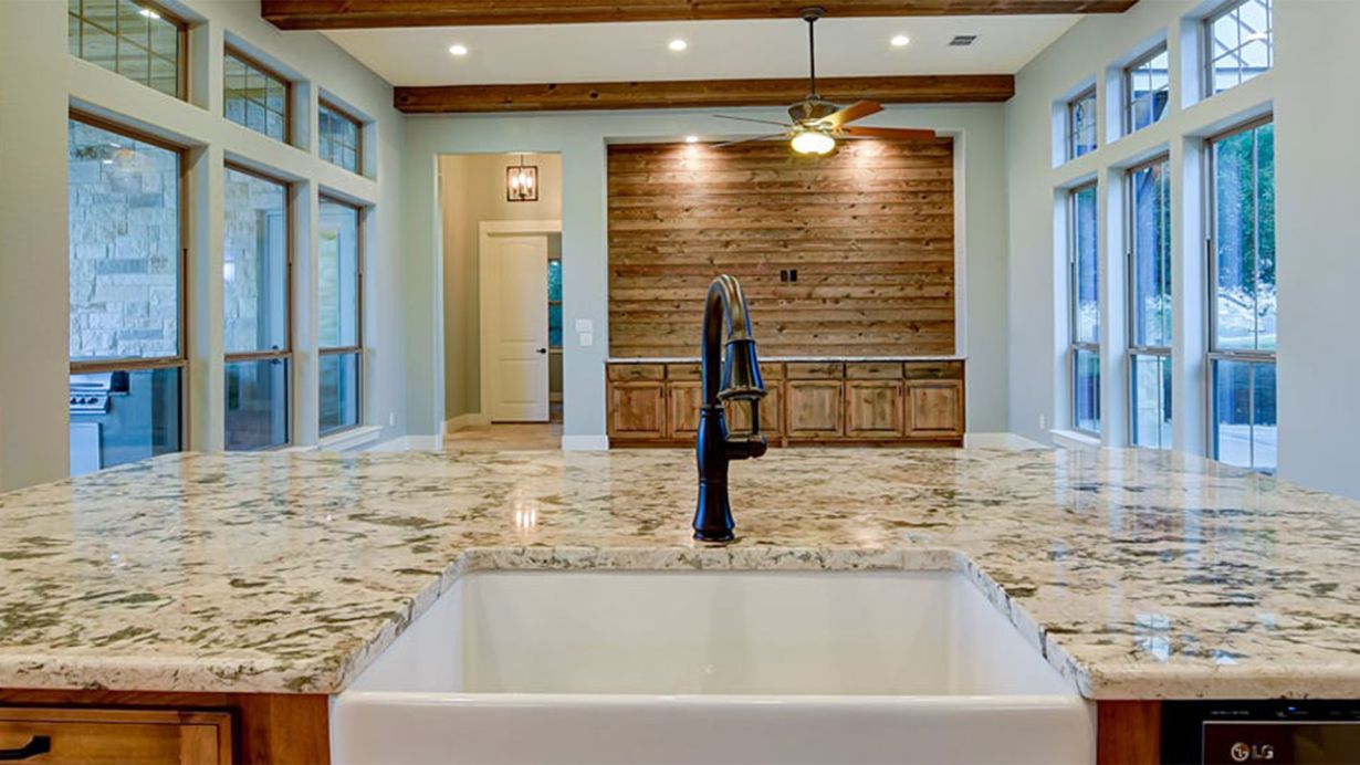 Contemporary farmhouse with 5 bedrooms, 4.5 baths in Tapatio Springs