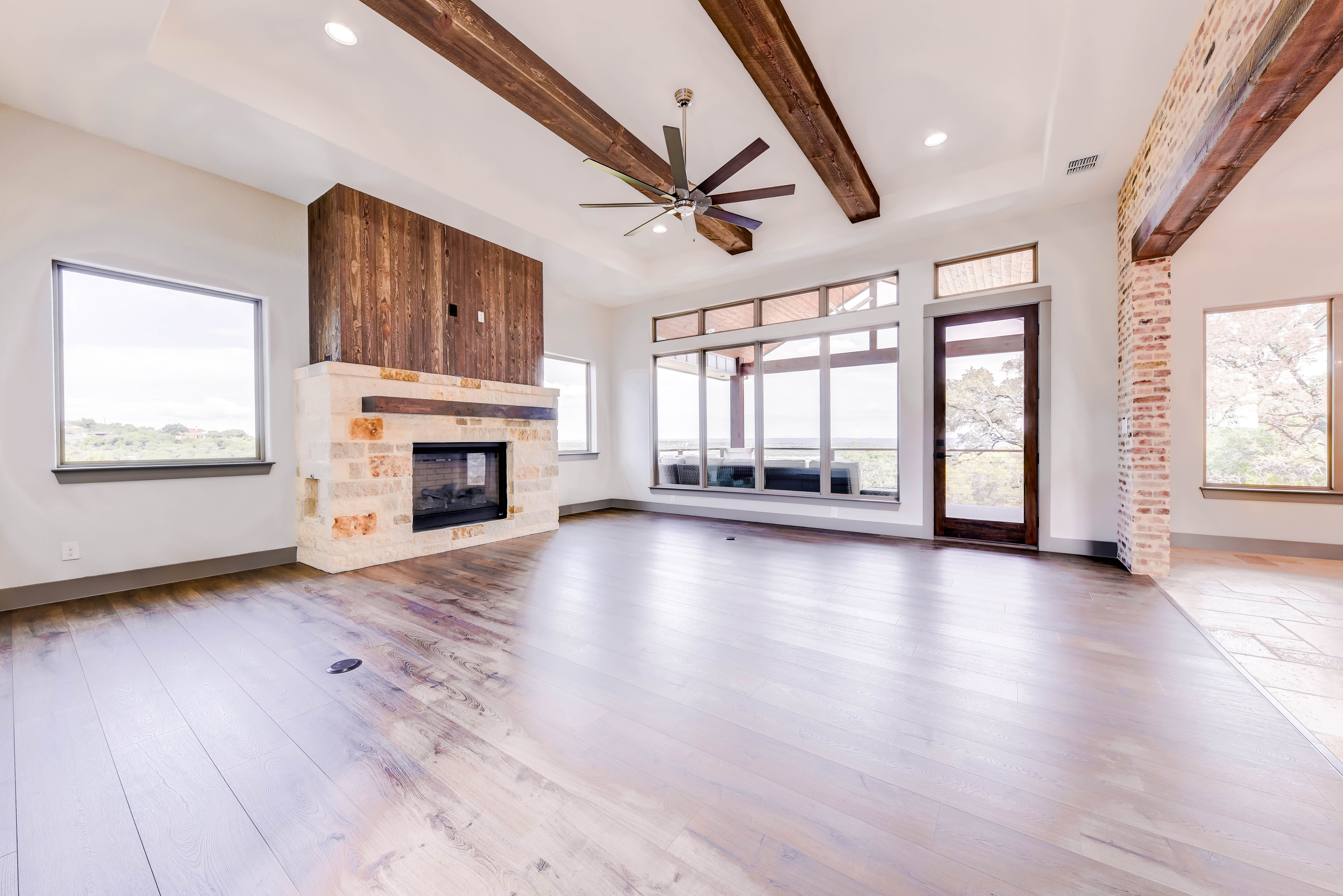 Canyon Lake contemporary farmhouse features 3 bedrooms, 2.5 baths