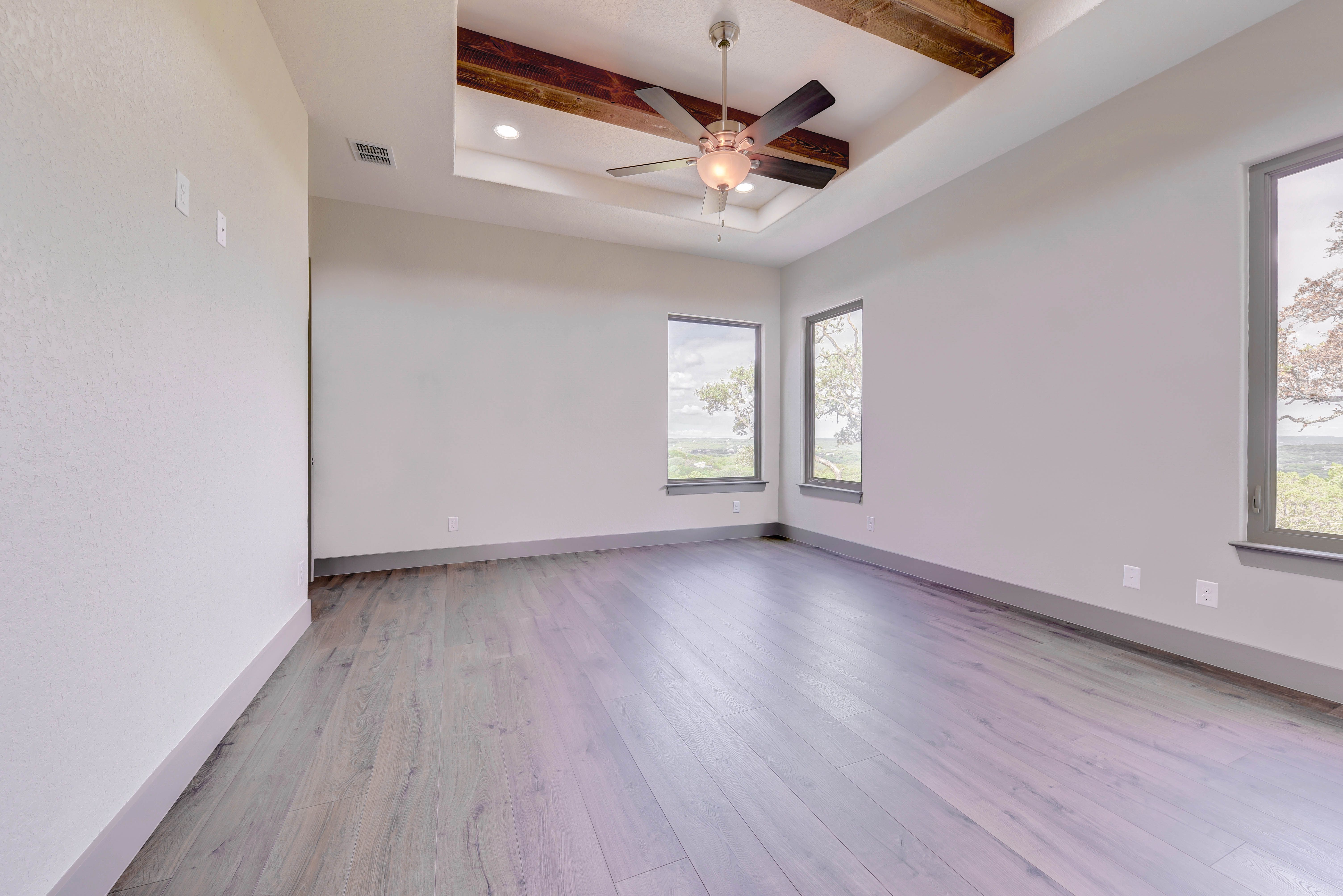 Canyon Lake contemporary farmhouse features 3 bedrooms, 2.5 baths