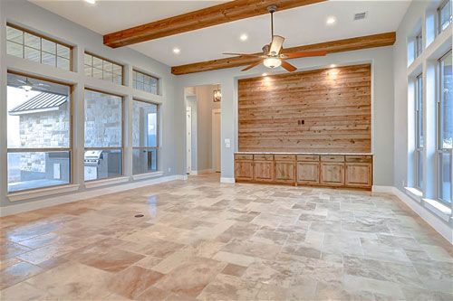 Contemporary farmhouse with 5 bedrooms, 4.5 baths in Tapatio Springs