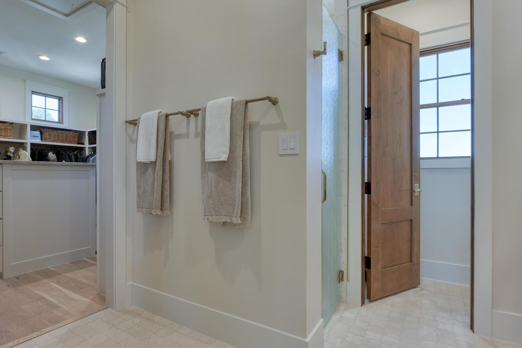 This gorgeous home has 7 bedrooms, 7 ensuite bathrooms, 2- ½ baths and a 4-car garage, Waring, Welfare, Texas