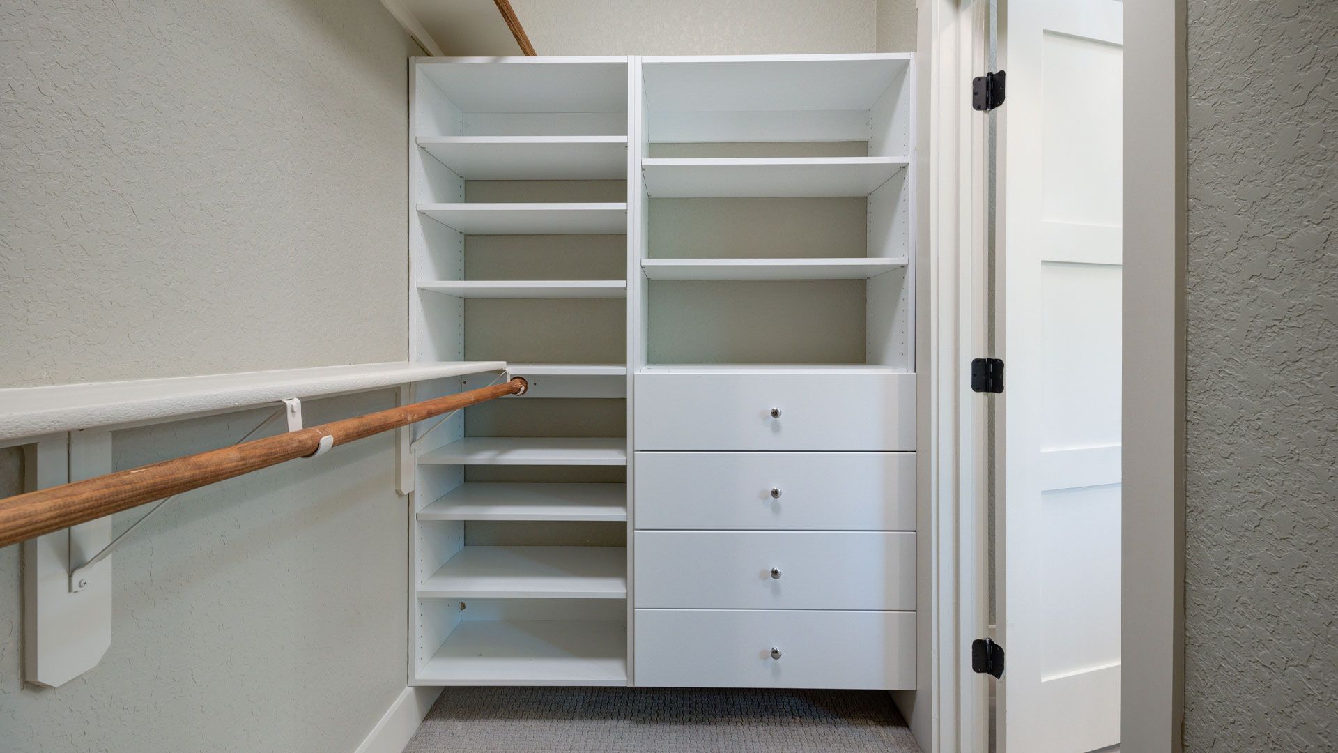 Kendalia Texas contemporary farmhouse features 5 bedrooms, 3.5 baths