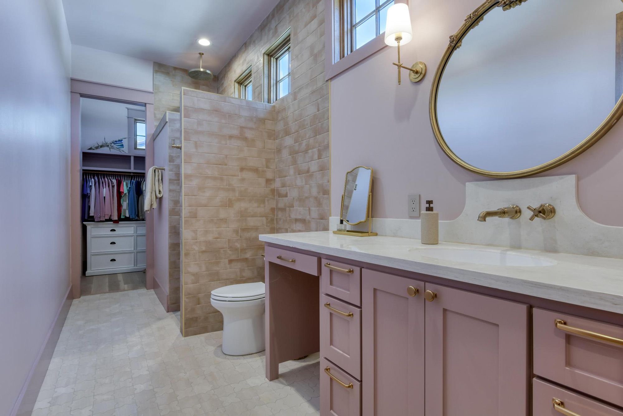 This gorgeous home has 7 bedrooms, 7 ensuite bathrooms, 2- ½ baths and a 4-car garage, Waring, Welfare, Texas